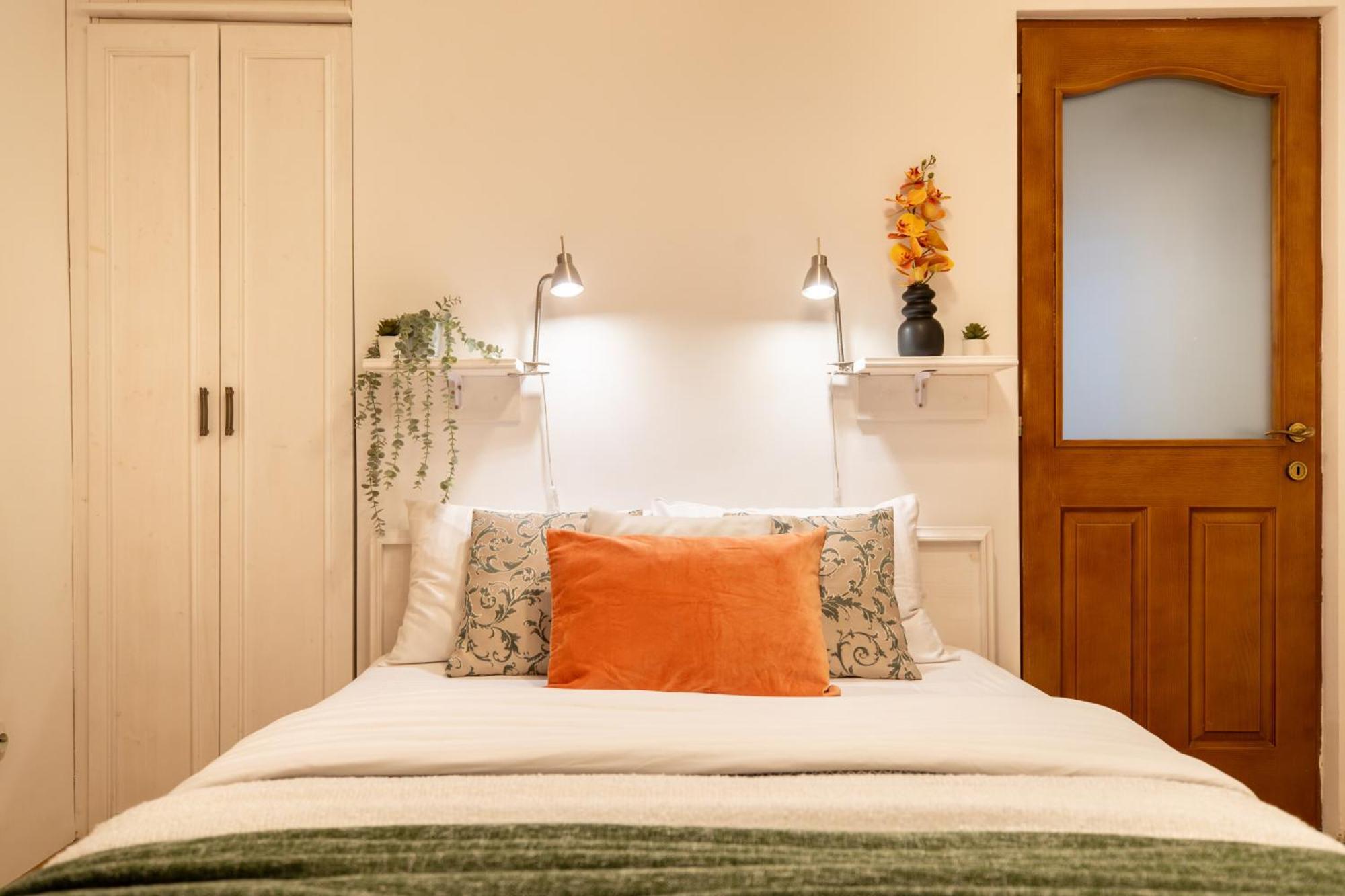 2Br Apartment At Piata Natiunilor Unite: Perfect For City Center Stays Bucarest Extérieur photo