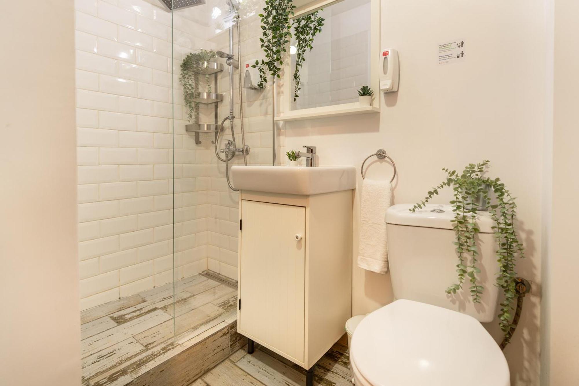 2Br Apartment At Piata Natiunilor Unite: Perfect For City Center Stays Bucarest Extérieur photo