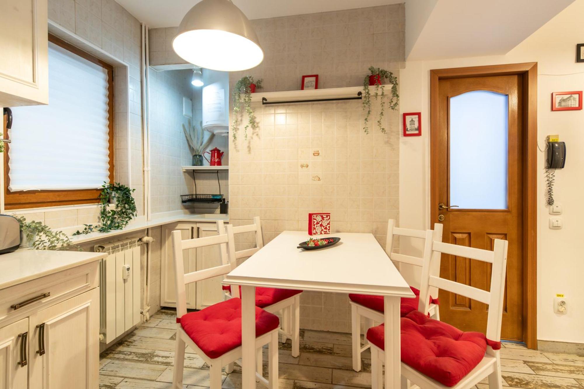 2Br Apartment At Piata Natiunilor Unite: Perfect For City Center Stays Bucarest Extérieur photo